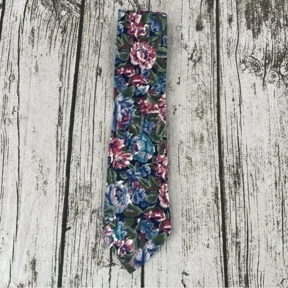 Vintage Etienne Aigner Tie Floral Necktie